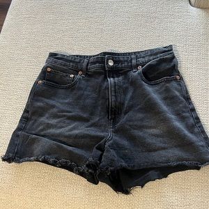 Highest rise 90s boyfriend shorts
